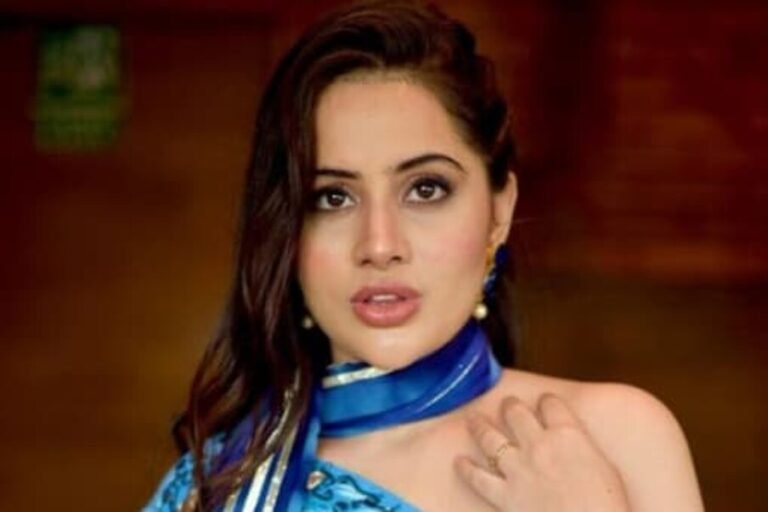 نامناسب کپڑے پہننے پر عرفی جاوید کو گرفتار کرلیاگیا