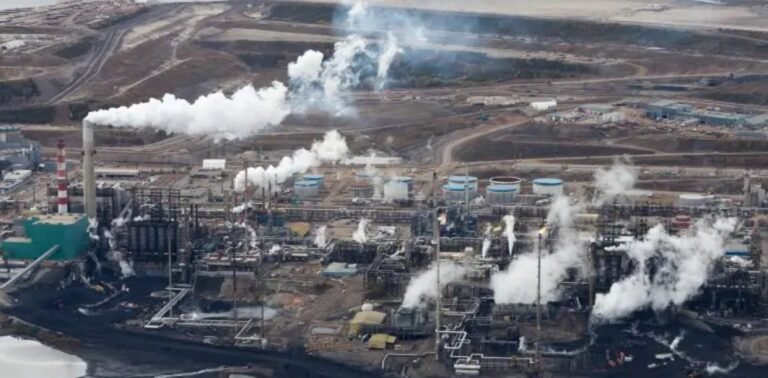 Alberta won't increase oil sands monitoring funds to keep pace with industry expansion, inflation ا