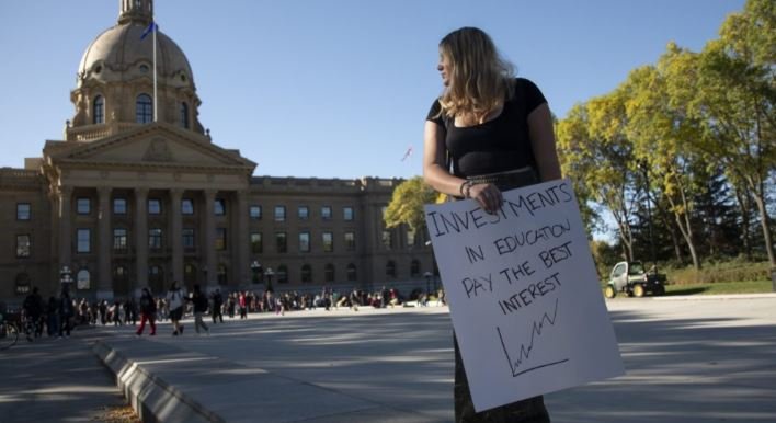 Alberta teachers’ province-wide strike, government gives ultimatum to agree by Monday or withdraw Alberta teachers' province-wide strike, government gives ultimatum to agree by Monday or withdraw