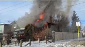 Fire damages multiple homes in NW Calgary