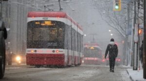 Monday snowfall in Toronto, GTA could prove ‘problematic’ for morning commute