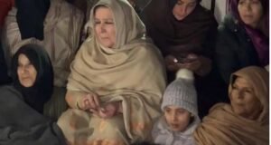 Negotiations successful, Imran Khan's sisters' sit-in near Adiala Jail ends, workers also disperse