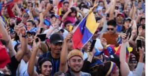 Protesters in Canada hold different opinions of Nicolás Maduro