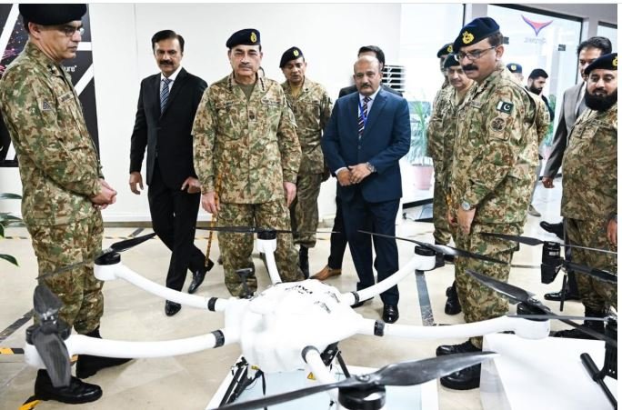 فیلڈ مارشل عاصم منیر کا پی او ایف واہ کا دورہ، جدید اسلحہ اور گولہ بارود کے ٹیسٹ کا مشاہدہ