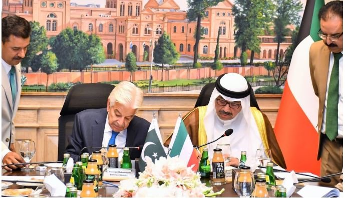 پاکستان اور کویت کے درمیان دفاعی تعاون کا نیا معاہدہ، فوجی تربیت اور استعداد کار بڑھانے پر اتفاق