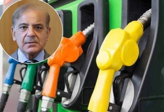 وزیراعظم کا بڑا اعلان، موٹر سائیکل اور 800 سی سی تک گاڑیوں کے پیٹرول پر 100 روپے فی لیٹر ریلیف