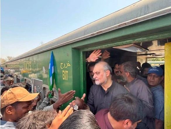 حافظ نعیم کی قیادت میں جماعت اسلامی کا ٹرین مارچ اسلام آباد روانہ
